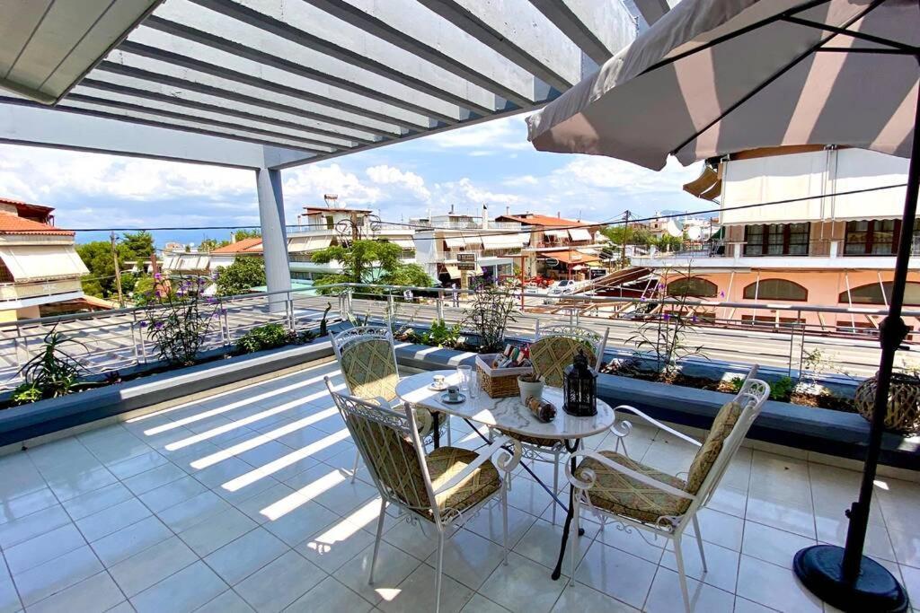 Downtown Apartment Kamena Vourla Luaran gambar