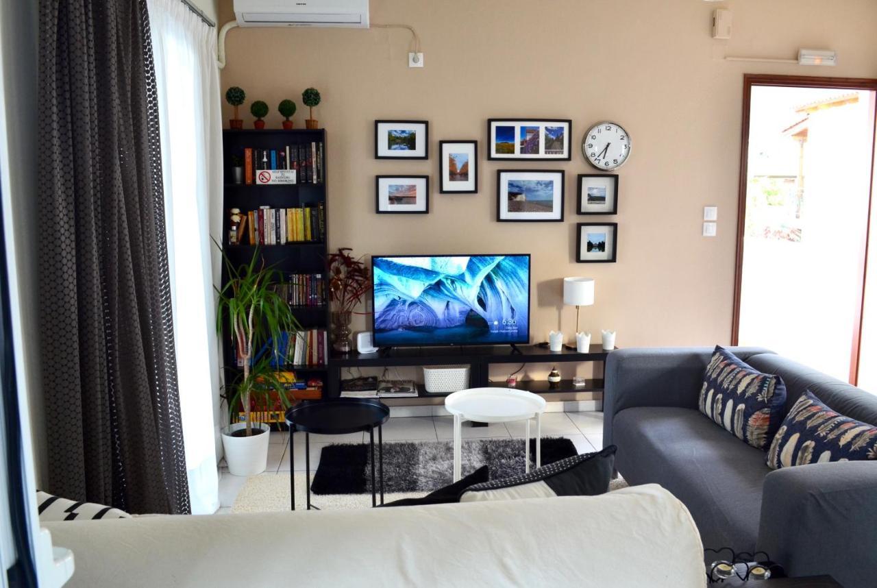 Downtown Apartment Kamena Vourla Luaran gambar